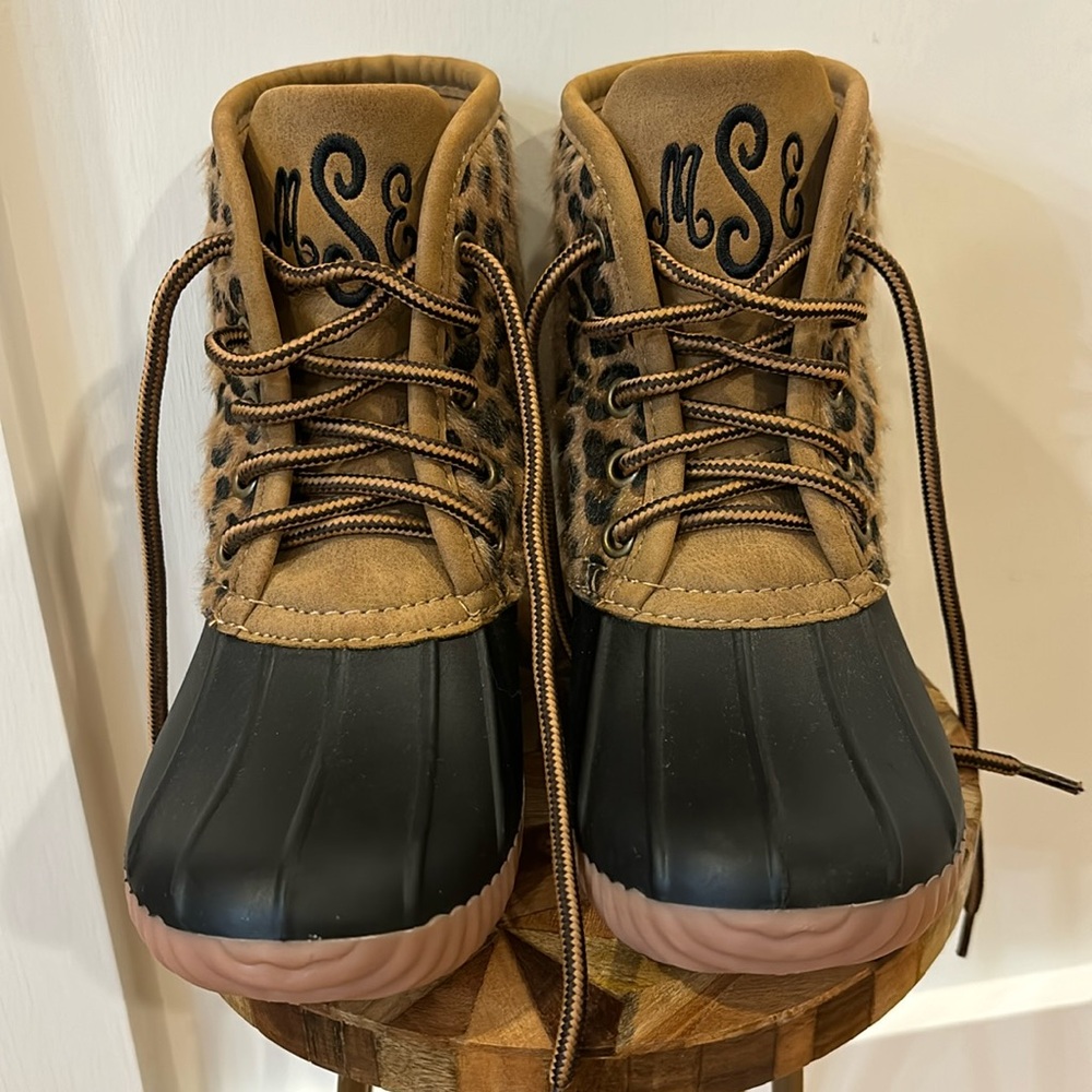 SOLD!!! Marleylilly Leopard Fur Duck Waterproof Rain & Snow Outdoor Boots - Picture 2 of 8